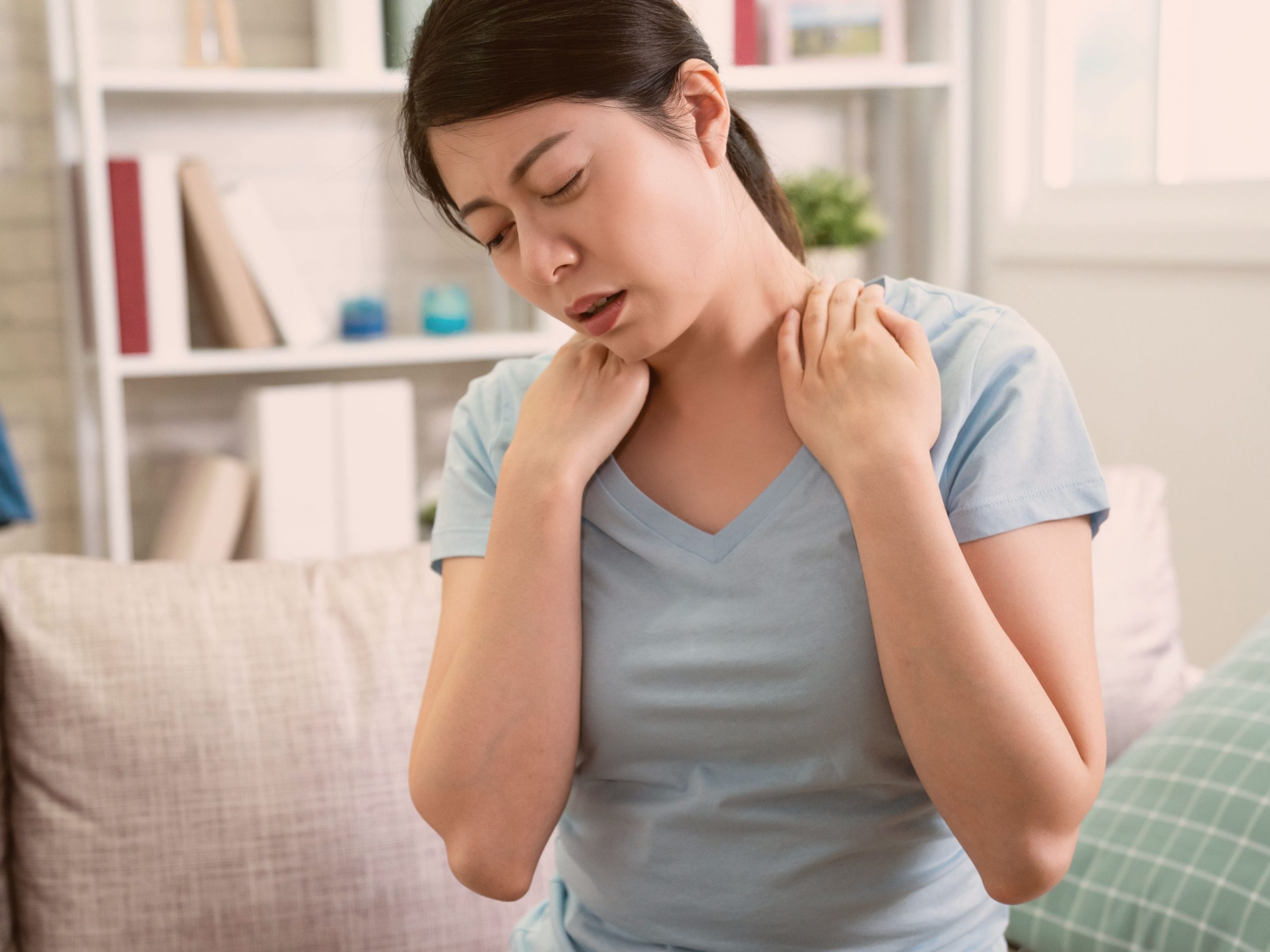 How Can Sports Massage Help with Neck and Shoulder Pain?
